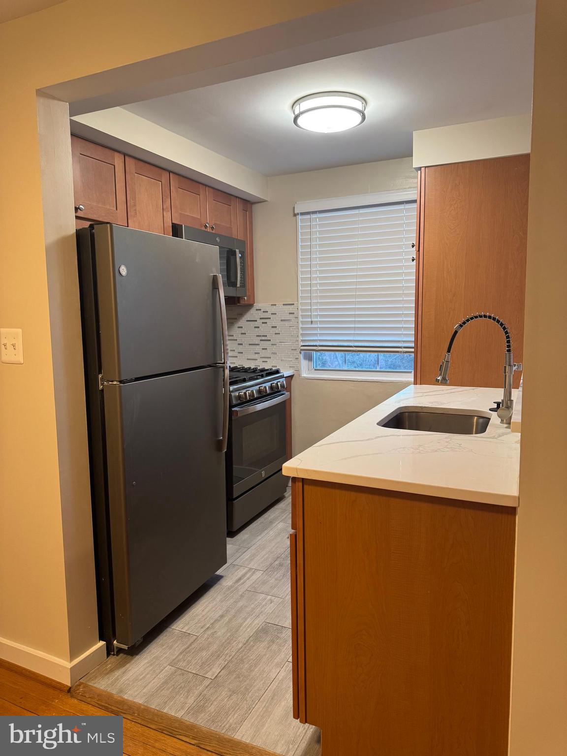 133 S COURTHOUSE ROAD 7