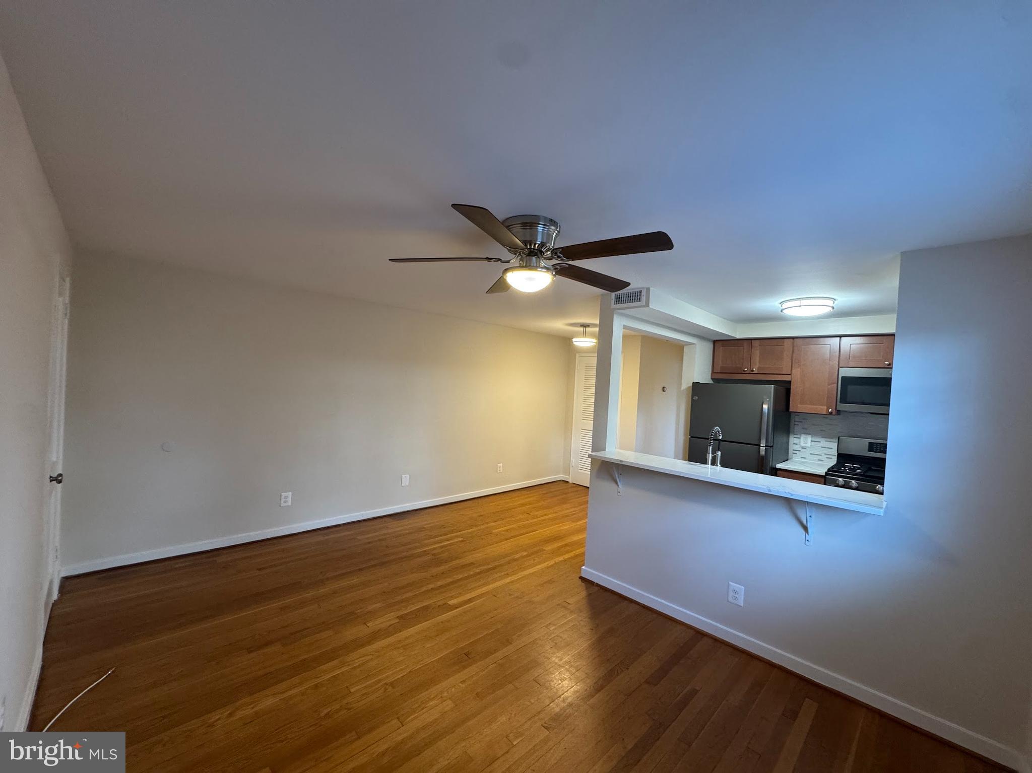 133 S COURTHOUSE ROAD 7