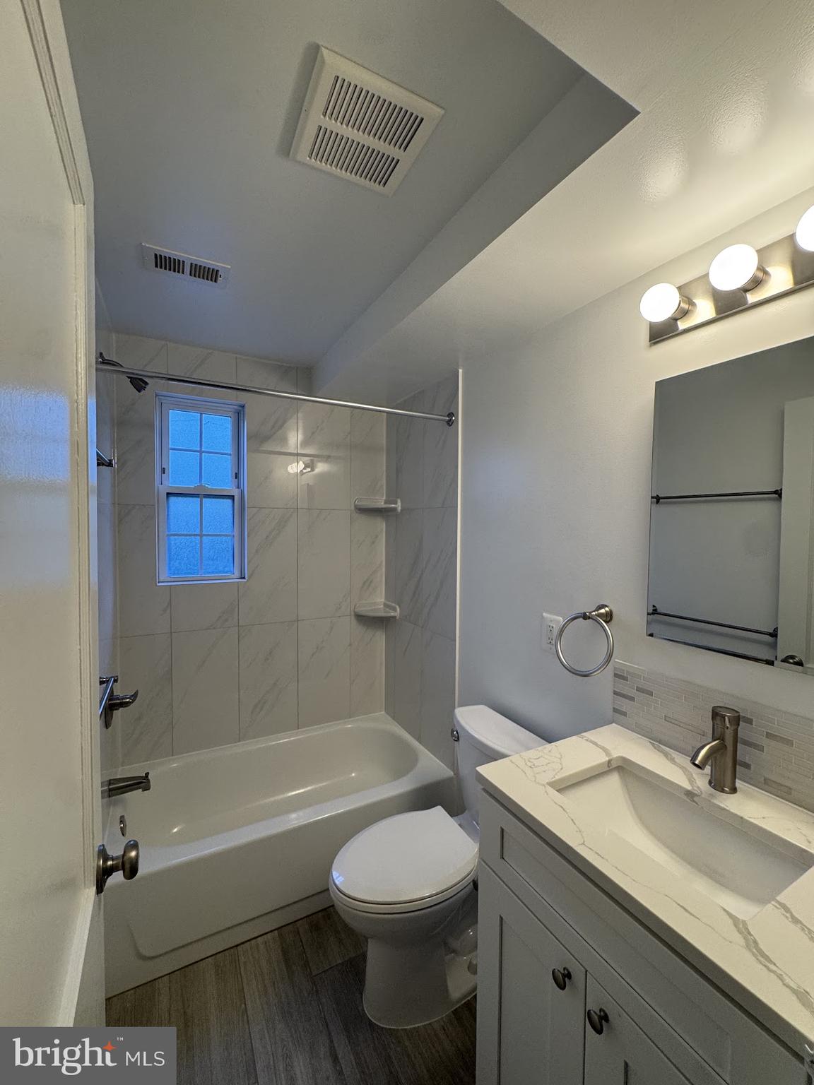 133 S COURTHOUSE ROAD 7