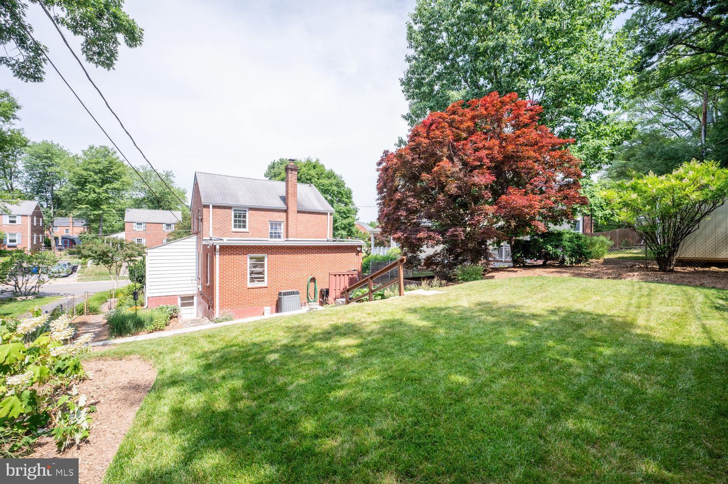 227 N EDISON STREET