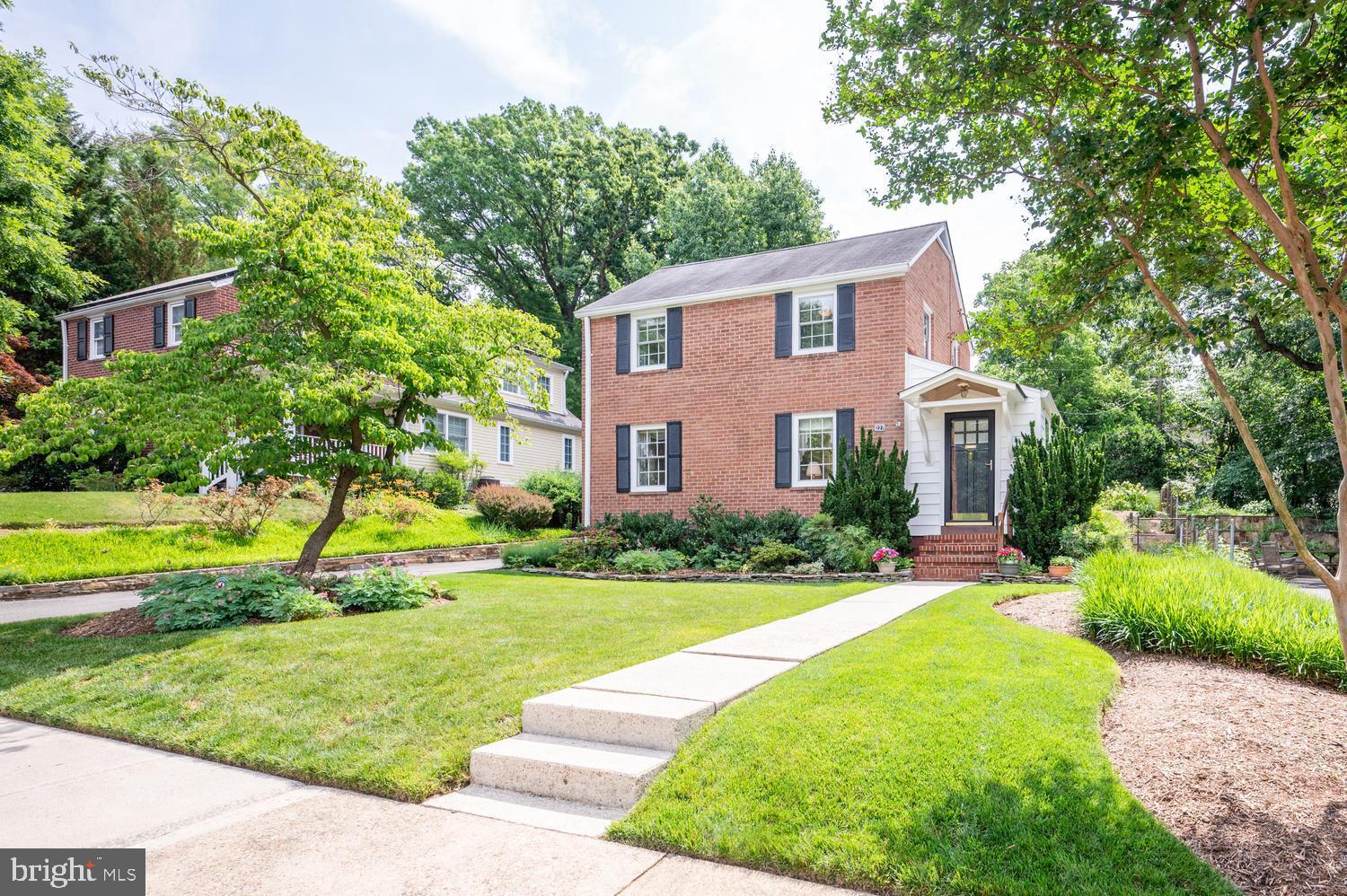 227 N EDISON STREET