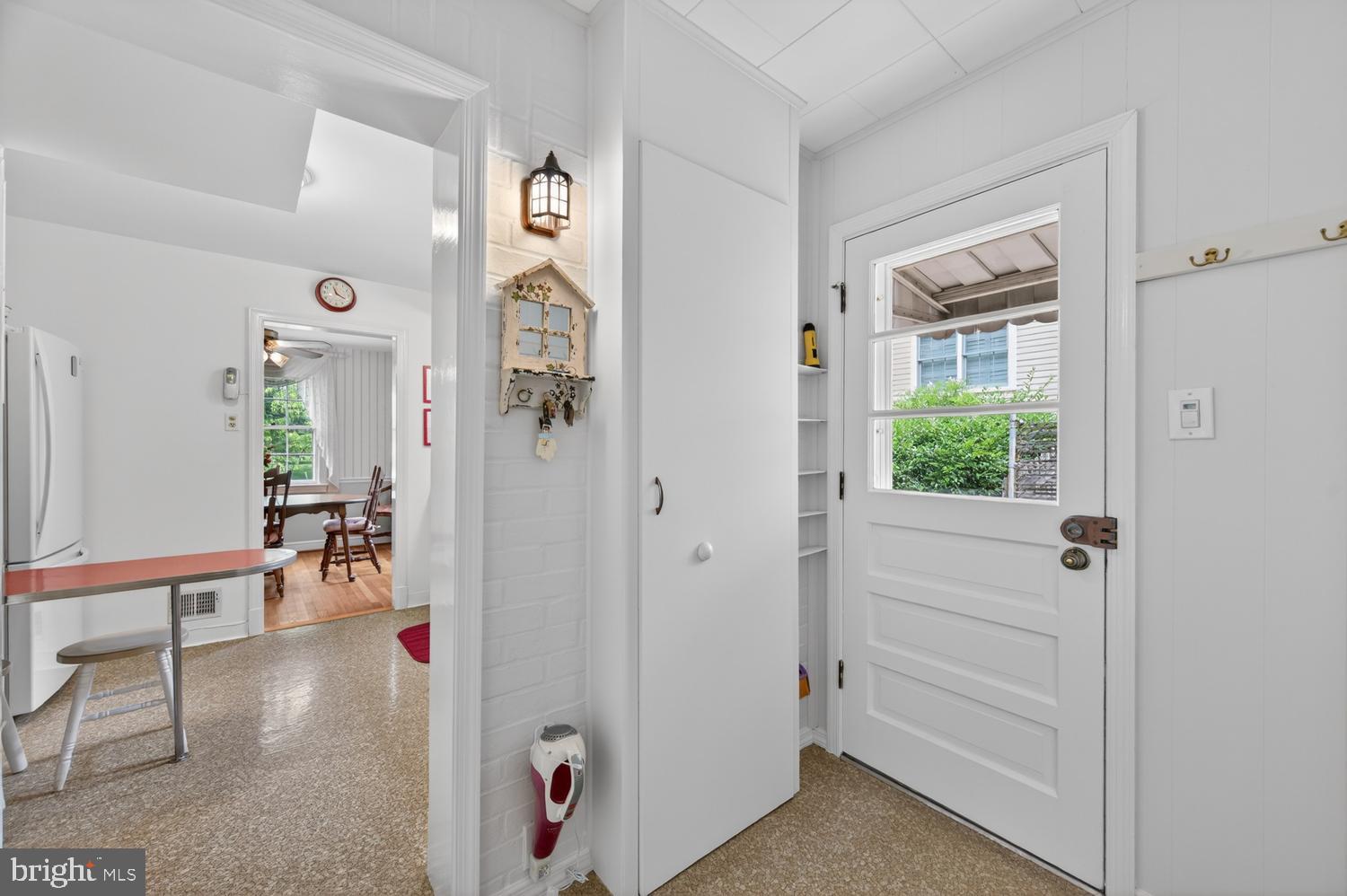 227 N EDISON STREET