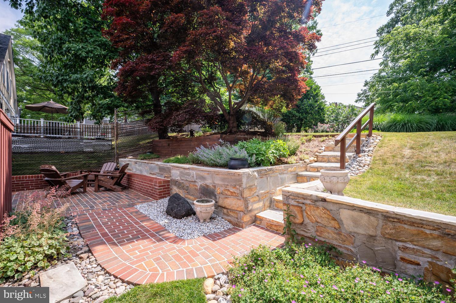 227 N EDISON STREET