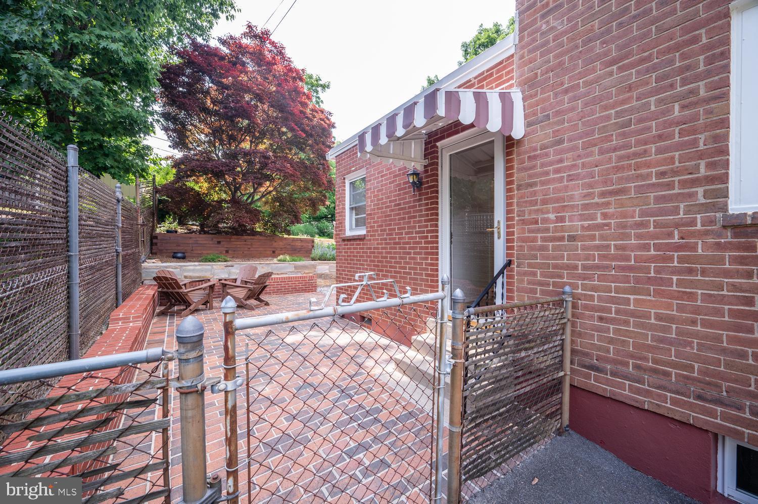 227 N EDISON STREET