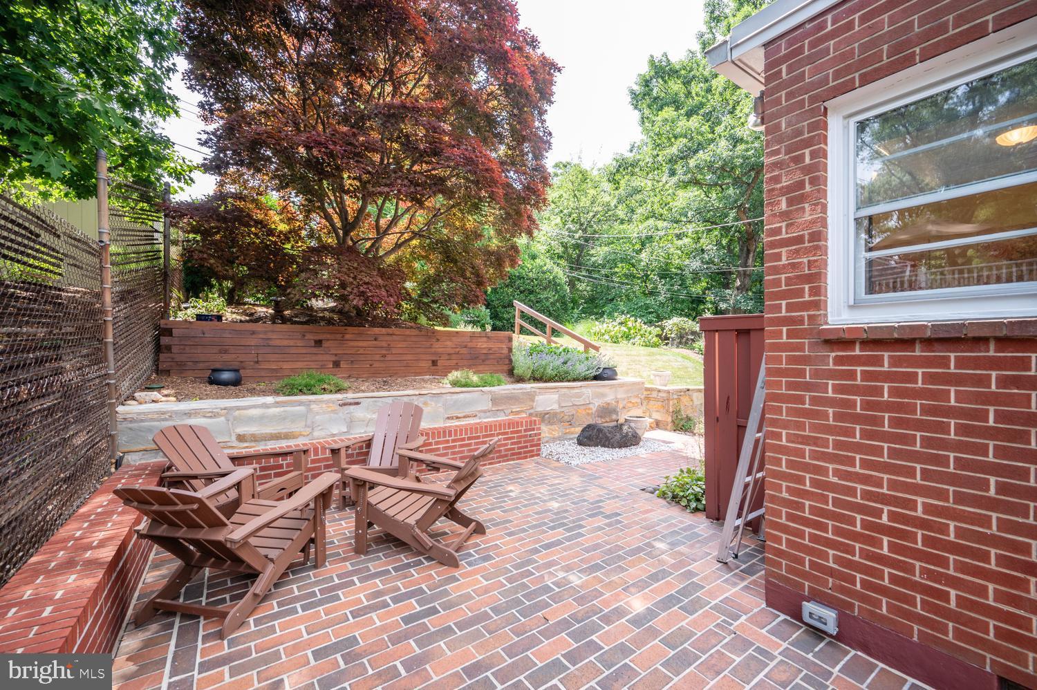 227 N EDISON STREET