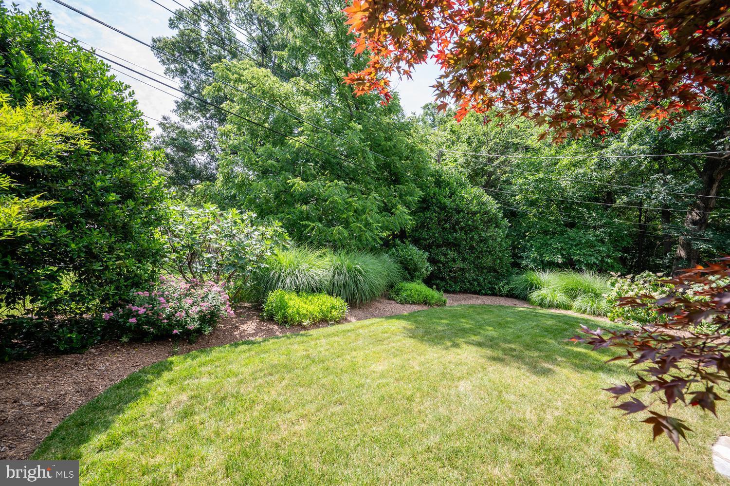 227 N EDISON STREET