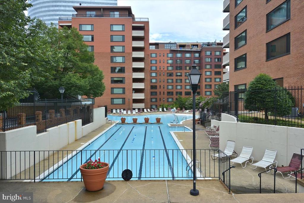 1121 ARLINGTON BOULEVARD Unit: 609