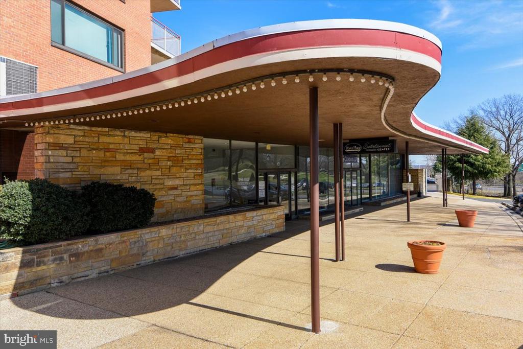 1121 ARLINGTON BOULEVARD Unit: 609
