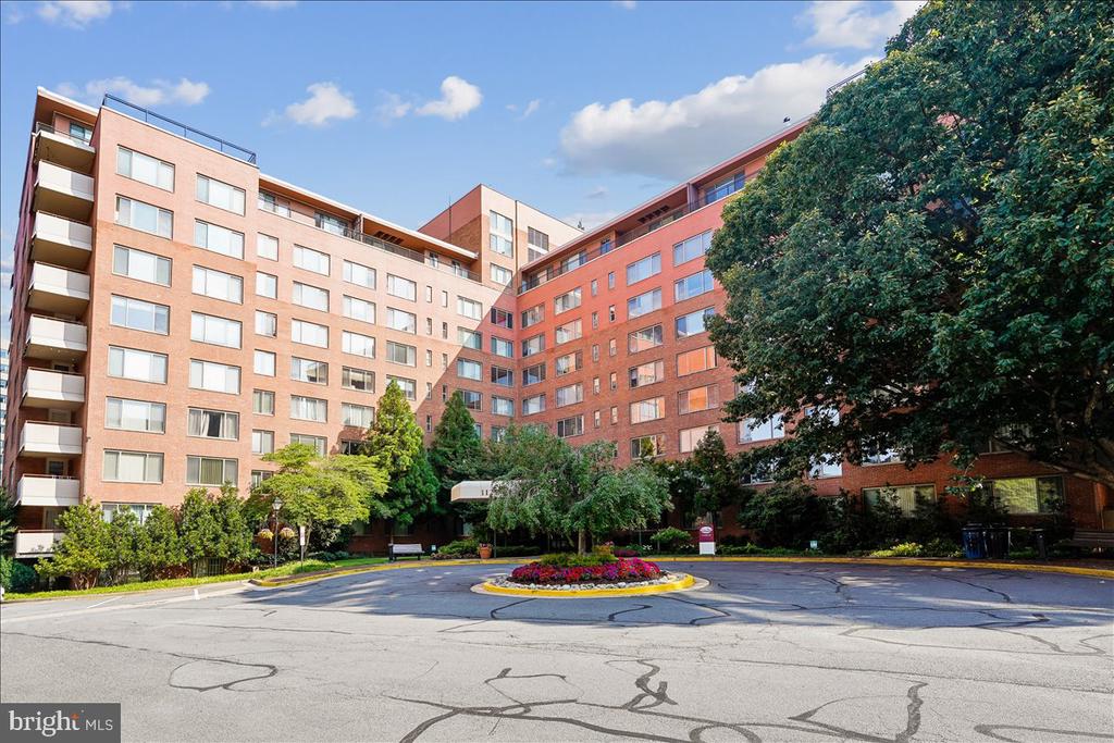 1121 ARLINGTON BOULEVARD Unit: 609