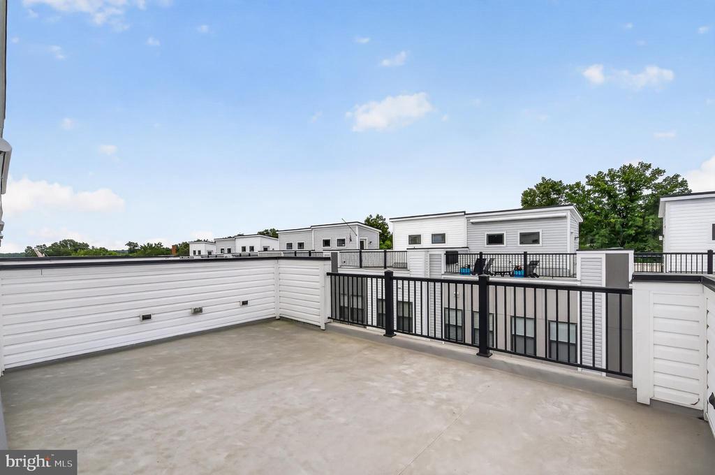 1013 S TAYLOR COURT