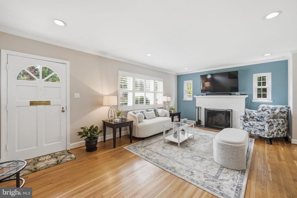 6719 WILLIAMSBURG BOULEVARD