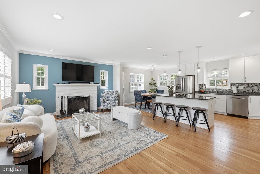 6719 WILLIAMSBURG BOULEVARD