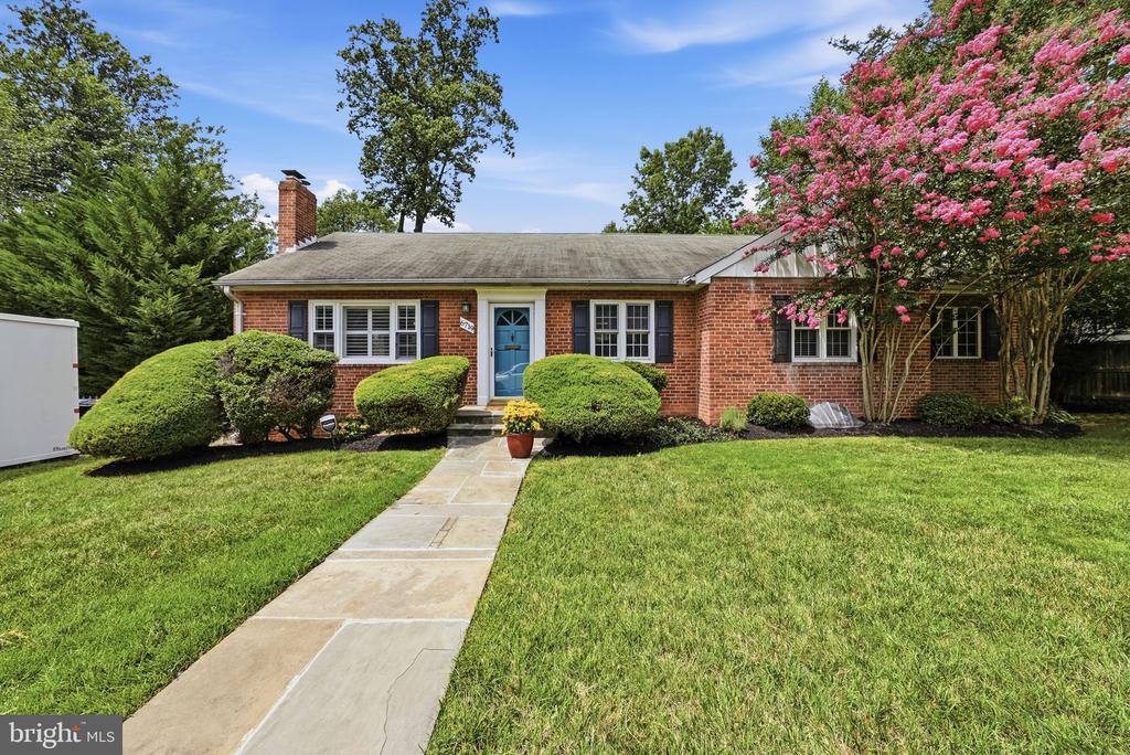 6719 WILLIAMSBURG BOULEVARD