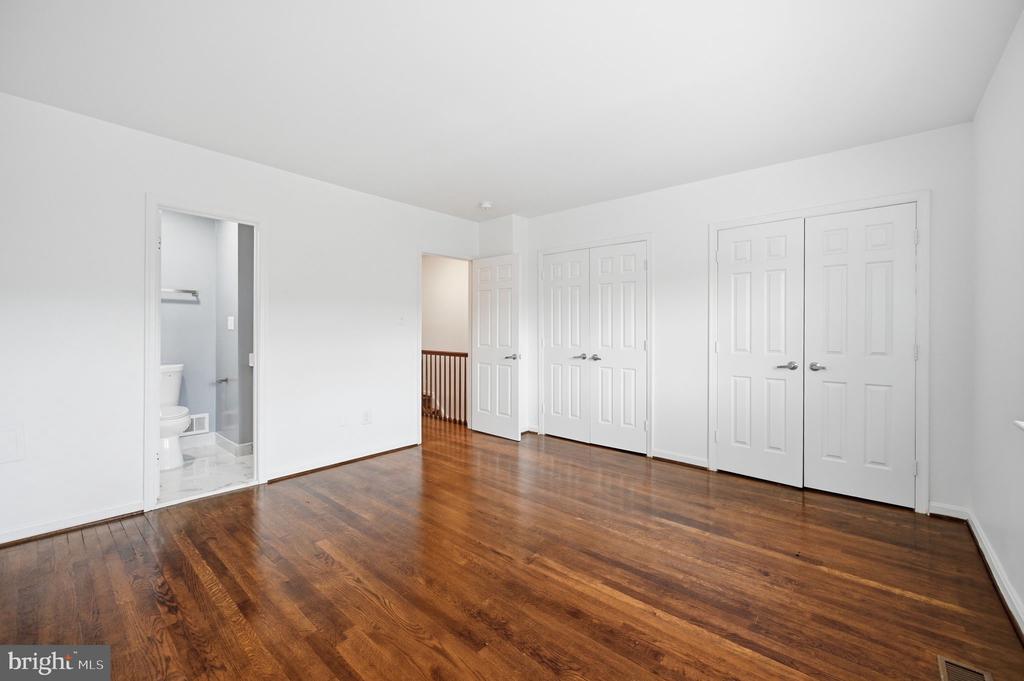 2343 9TH STREET S