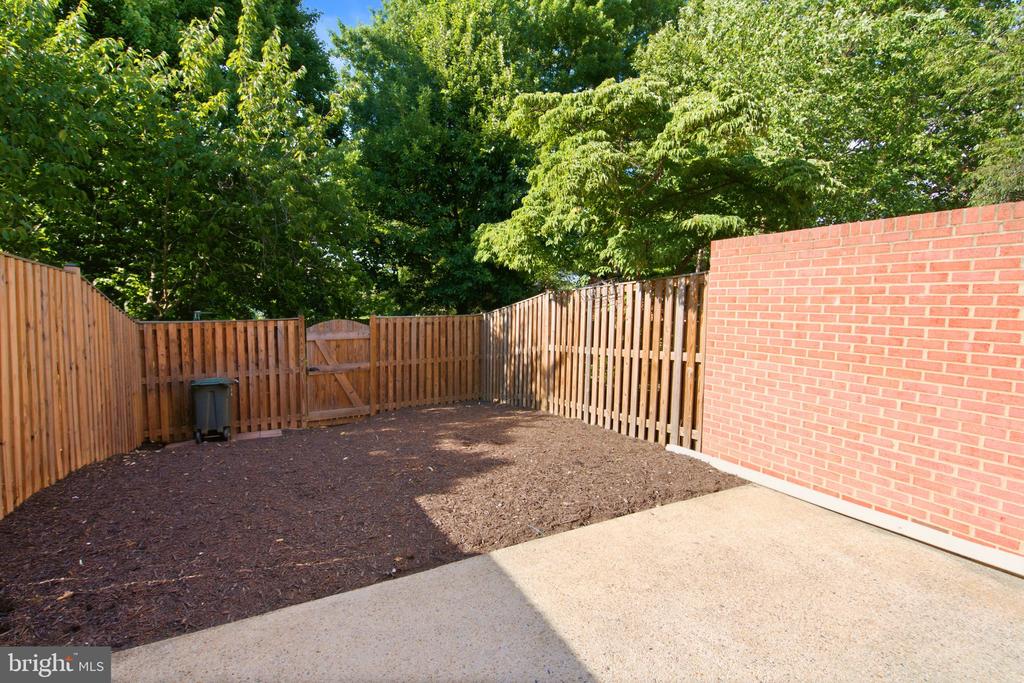 2343 9TH STREET S