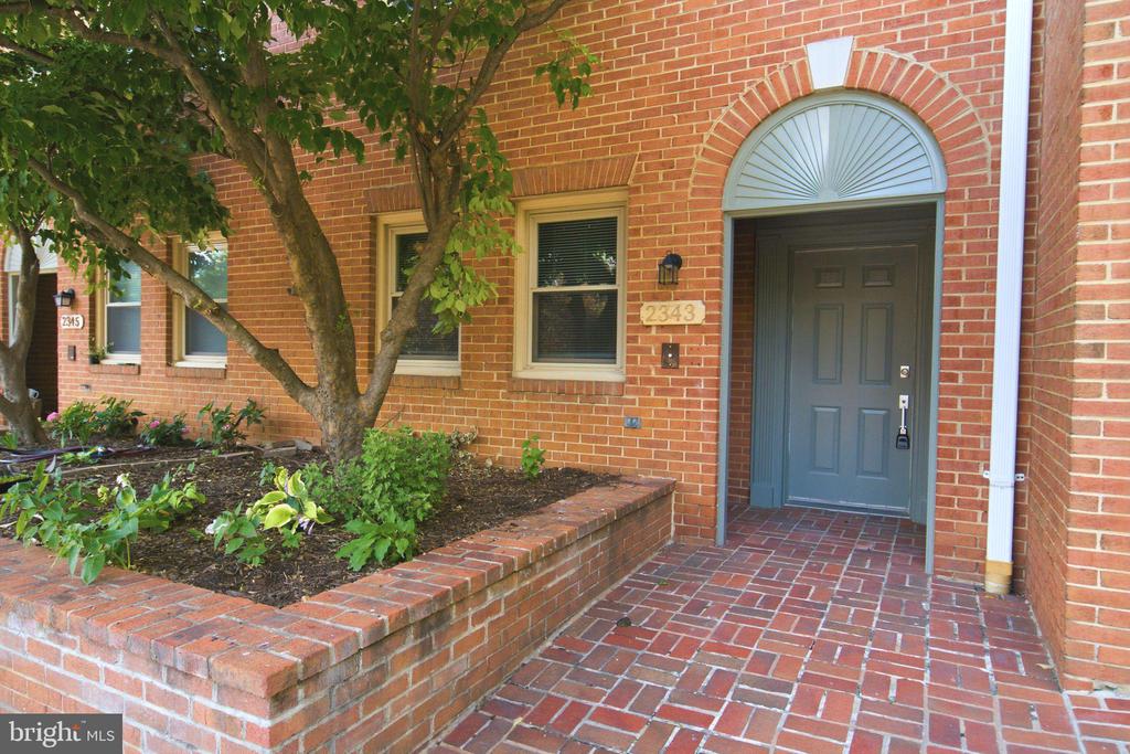 2343 9TH STREET S