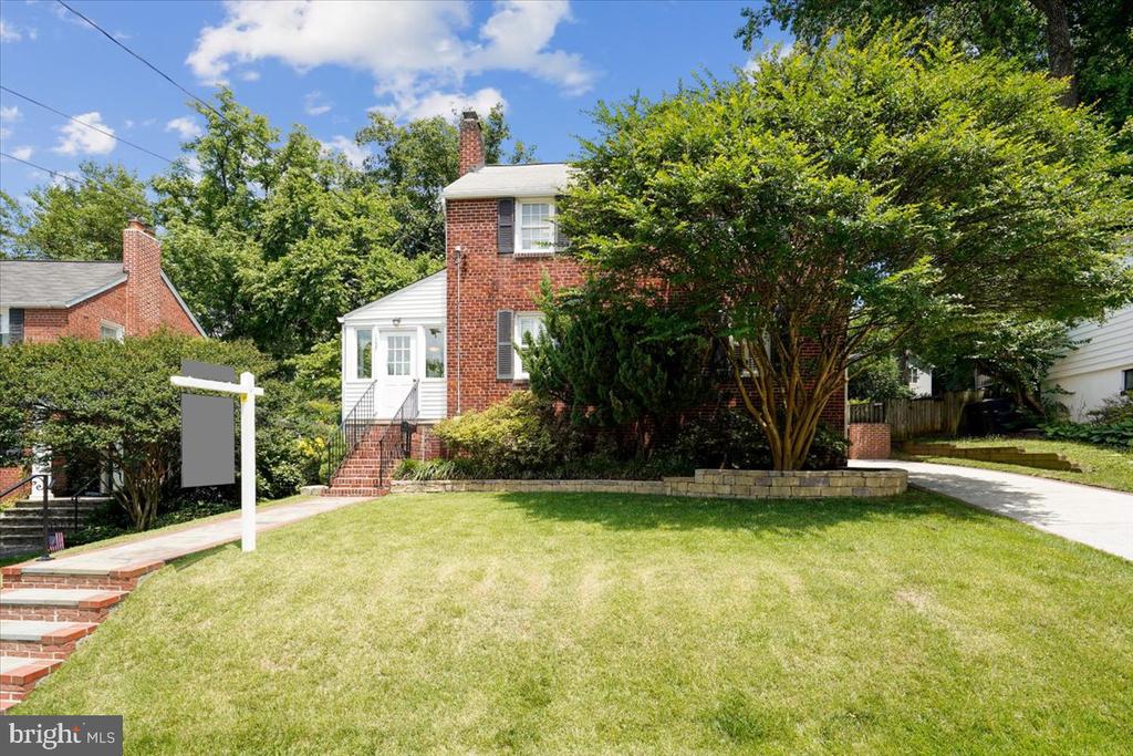 1027 N MCKINLEY ROAD