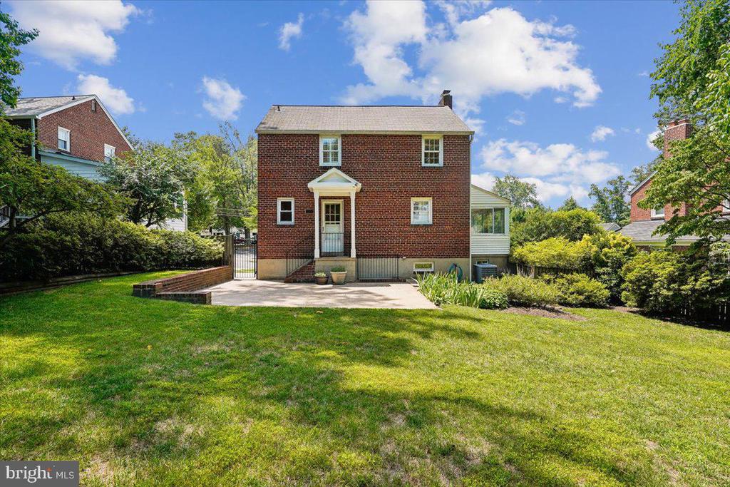 1027 N MCKINLEY ROAD