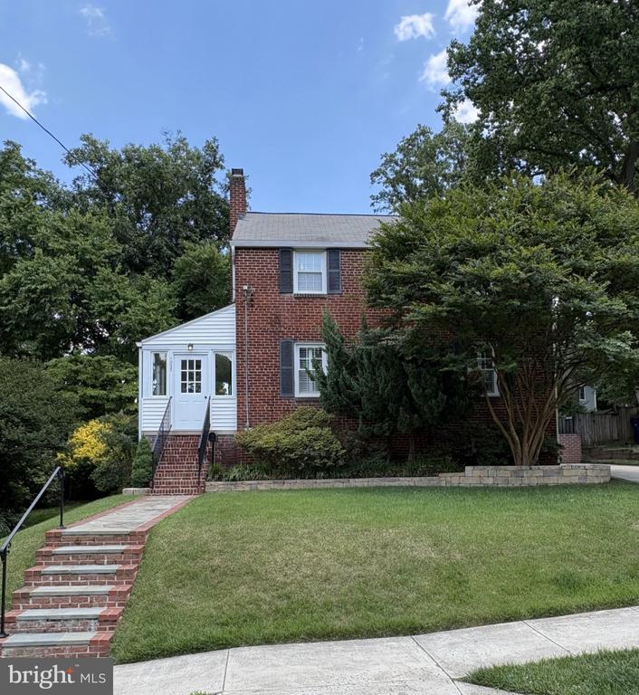1027 N MCKINLEY ROAD