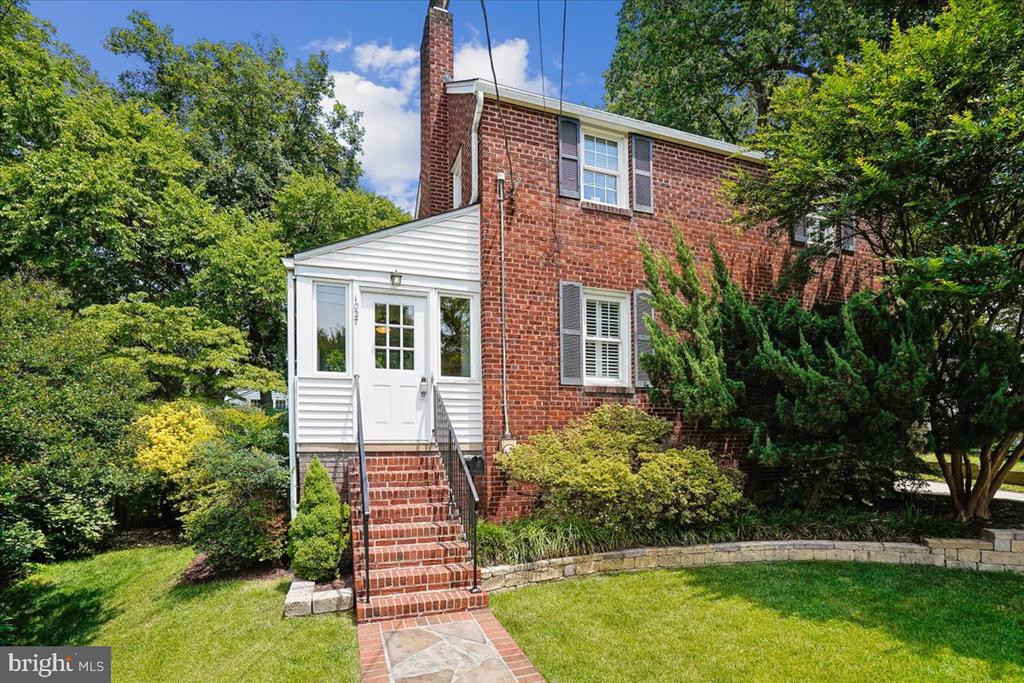 1027 N MCKINLEY ROAD