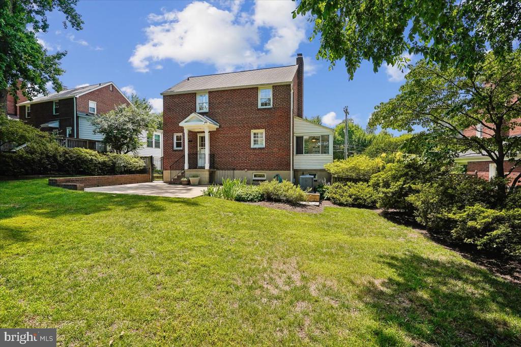 1027 N MCKINLEY ROAD