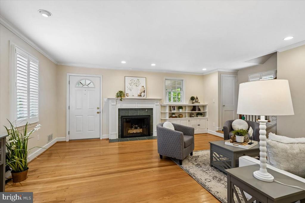 1027 N MCKINLEY ROAD
