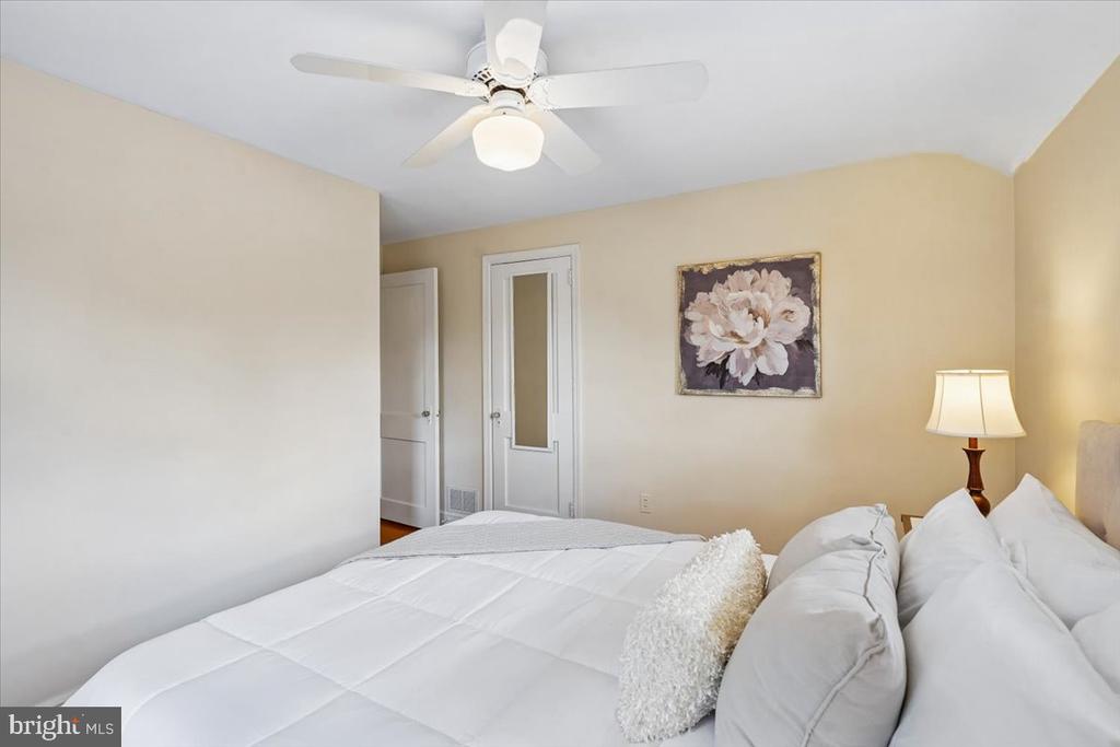 1027 N MCKINLEY ROAD