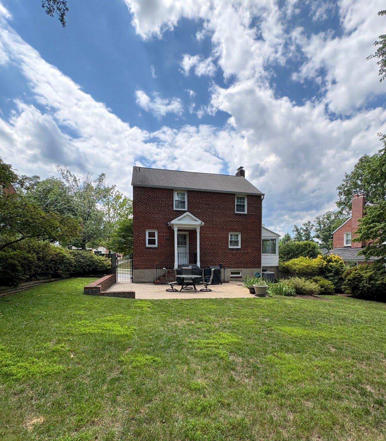 1027 N MCKINLEY ROAD