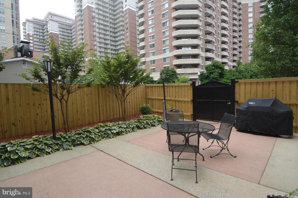 880 POLLARD STREET N Unit: 504