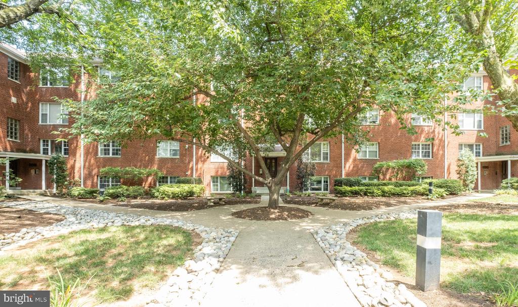 1423 N NASH STREET Unit: N-208