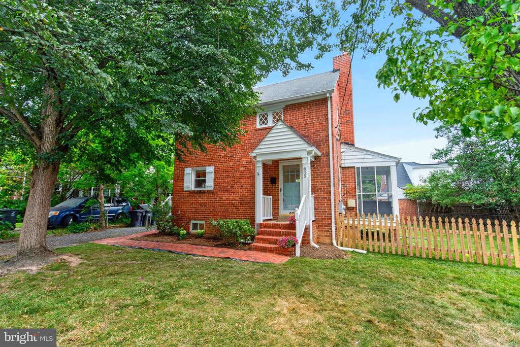 835 N BUCHANAN STREET