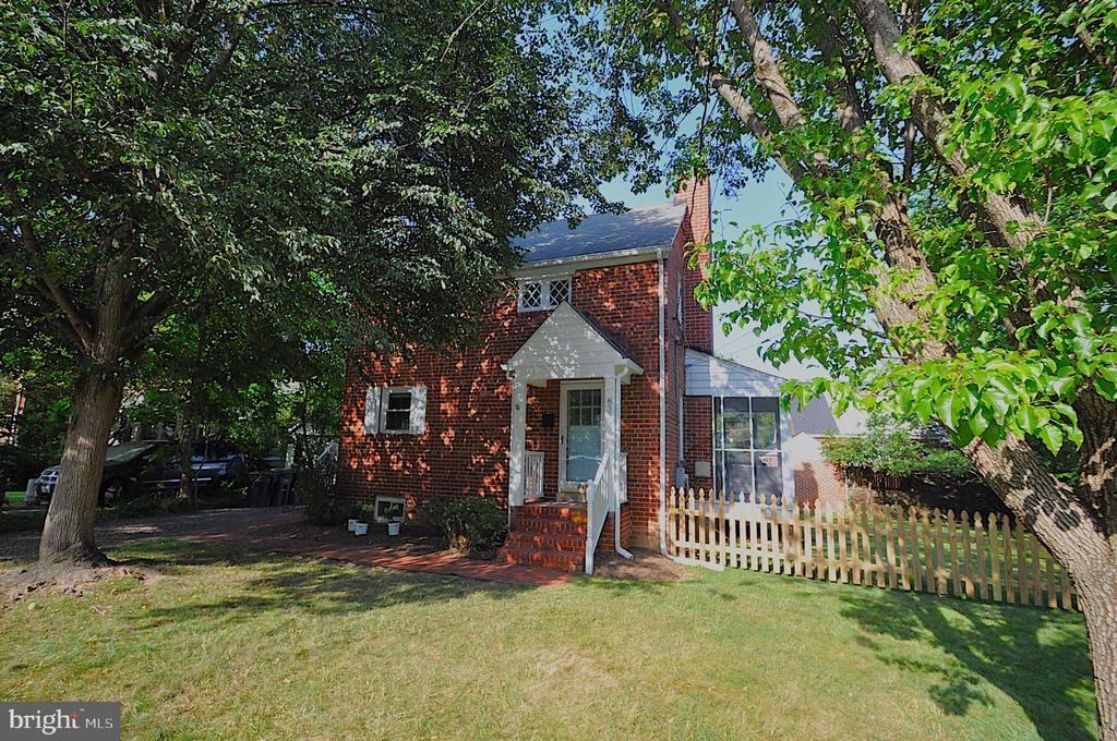 835 N BUCHANAN STREET