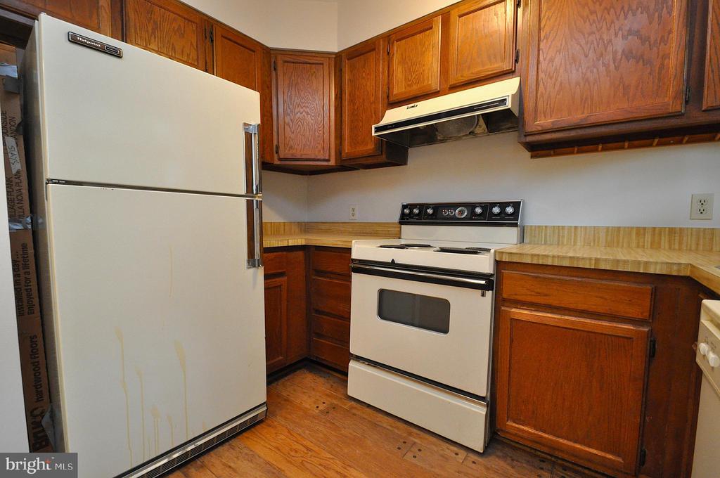 2511 S WALTER REED DRIVE Unit: B