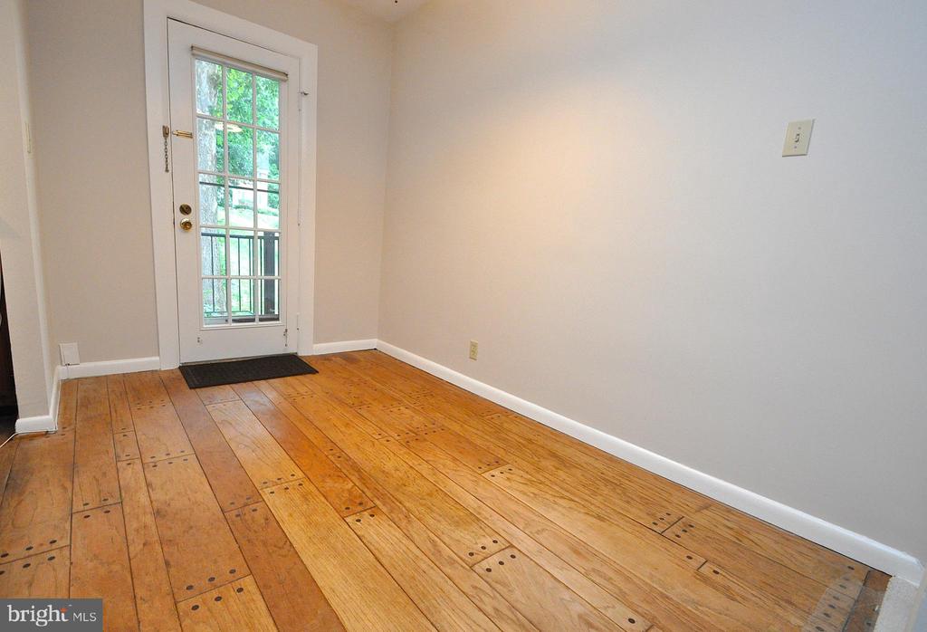 2511 S WALTER REED DRIVE Unit: B