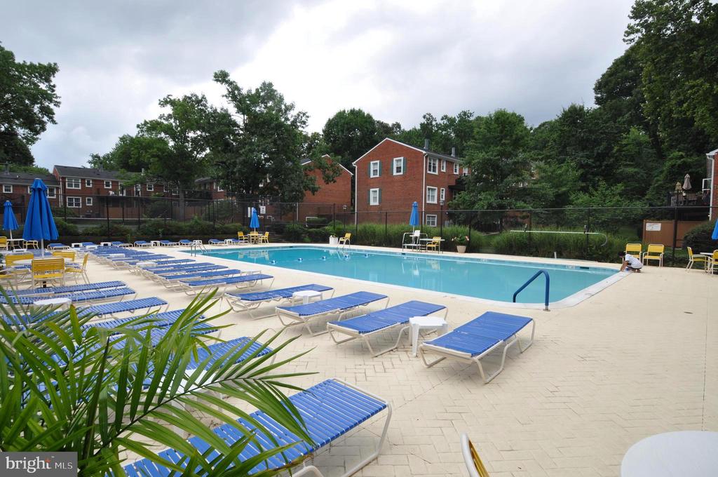2511 S WALTER REED DRIVE Unit: B