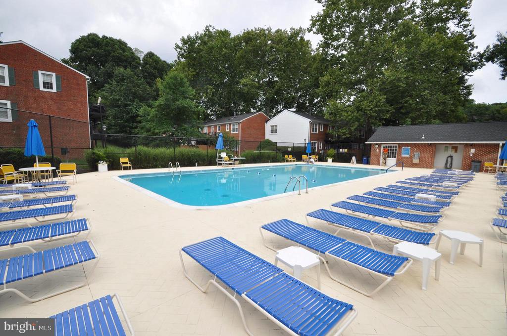 2511 S WALTER REED DRIVE Unit: B