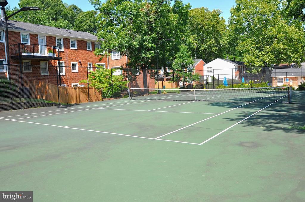 2511 S WALTER REED DRIVE Unit: B