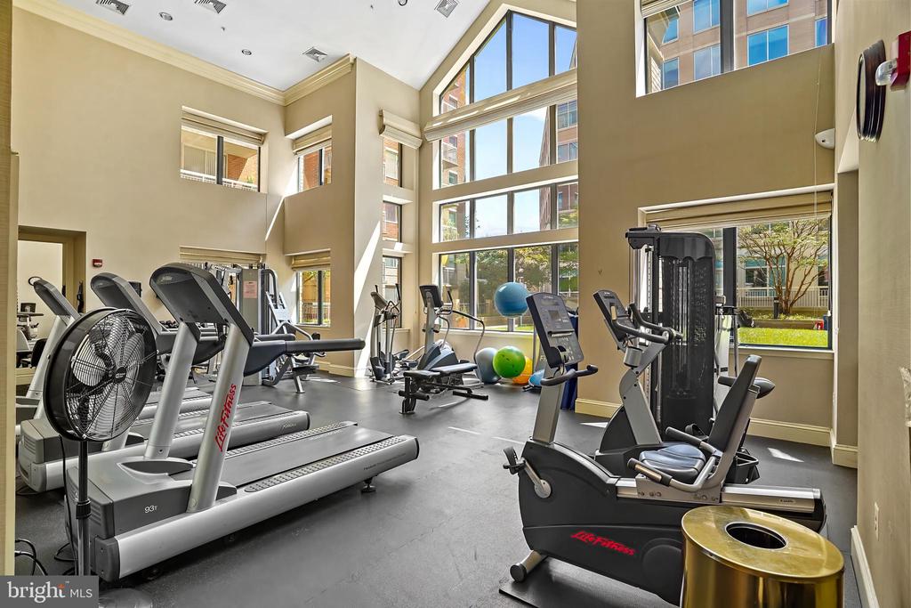 3835 9TH STREET N Unit: 508E