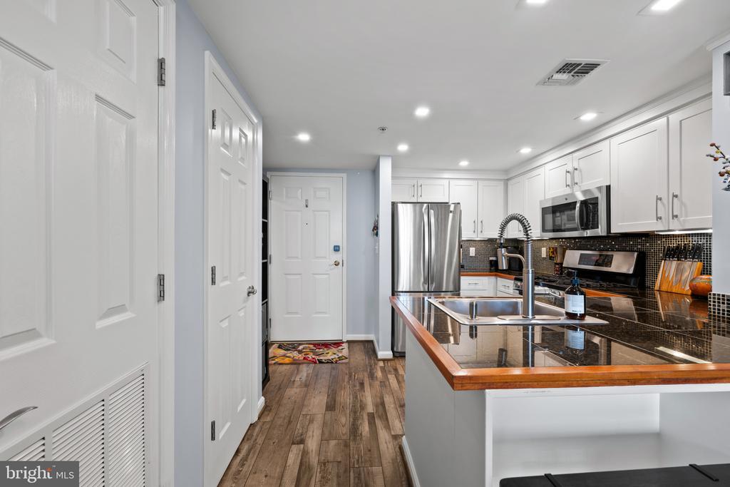 3835 9TH STREET N Unit: 508E