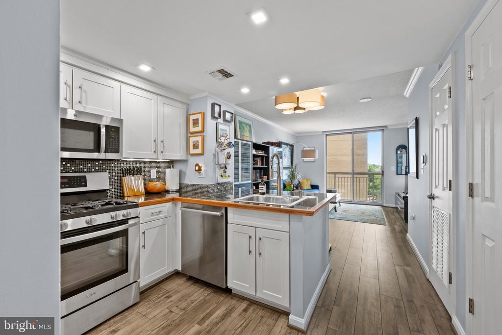 3835 9TH STREET N Unit: 508E