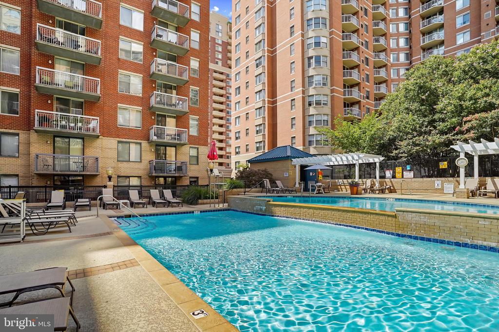 3835 9TH STREET N Unit: 508E