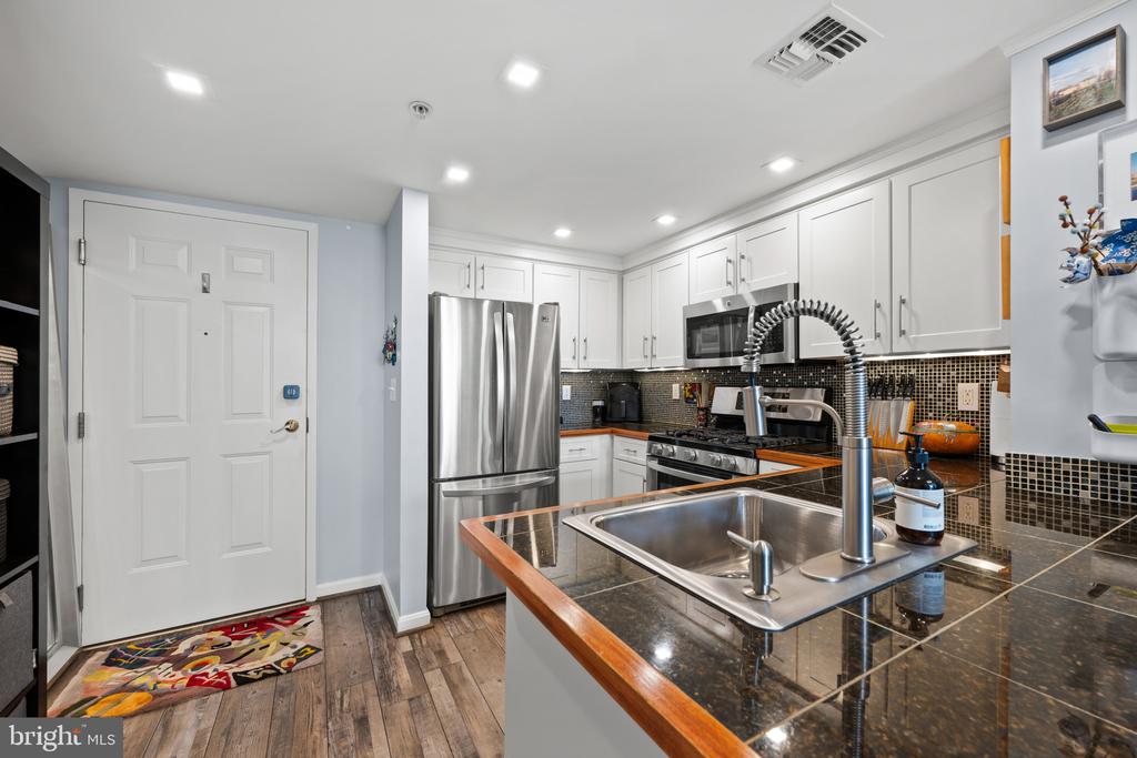 3835 9TH STREET N Unit: 508E