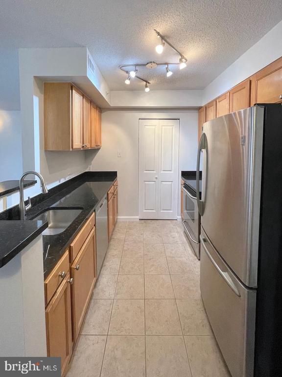 880 N POLLARD STREET Unit: 605