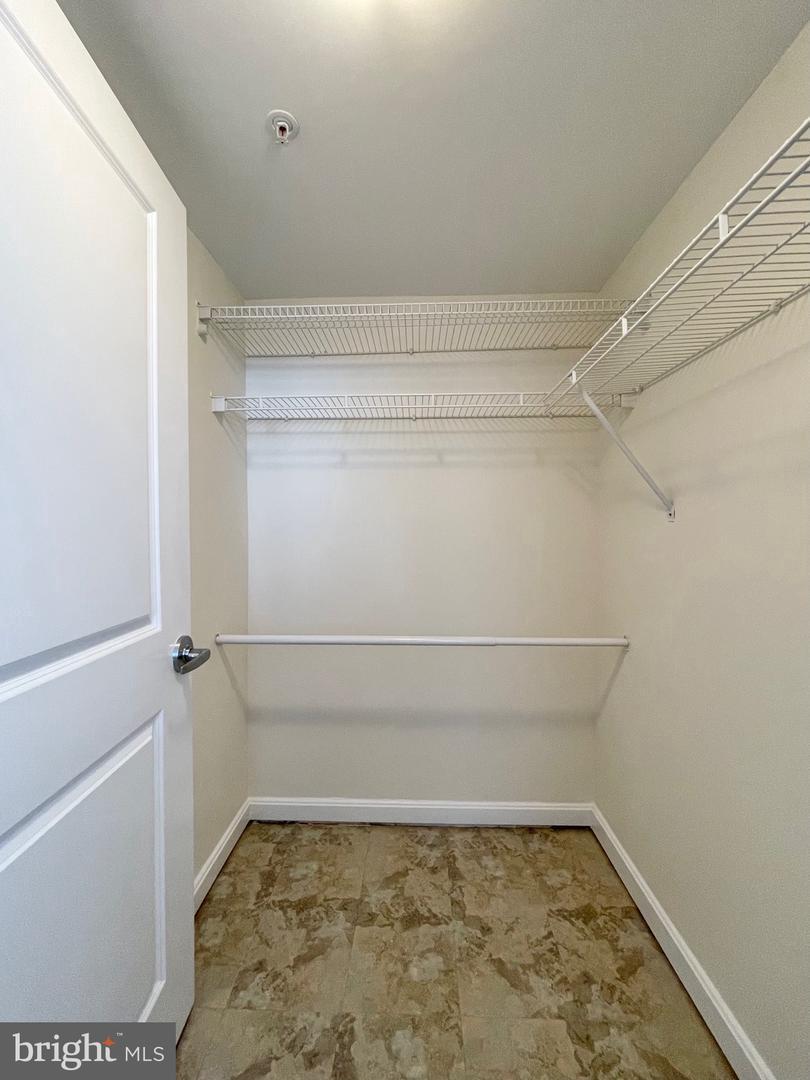 880 N POLLARD STREET Unit: 605