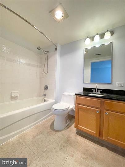 880 N POLLARD STREET Unit: 605