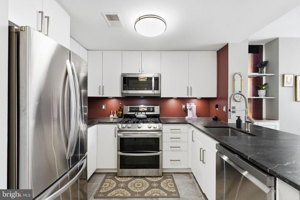 1021 N GARFIELD STREET Unit: 929