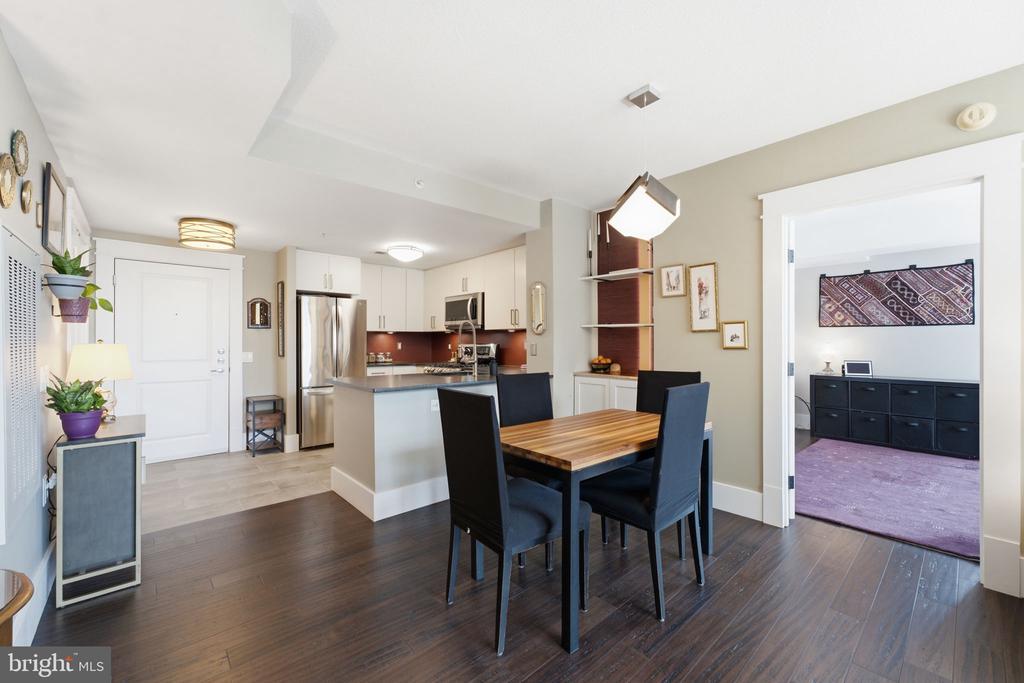1021 N GARFIELD STREET Unit: 929