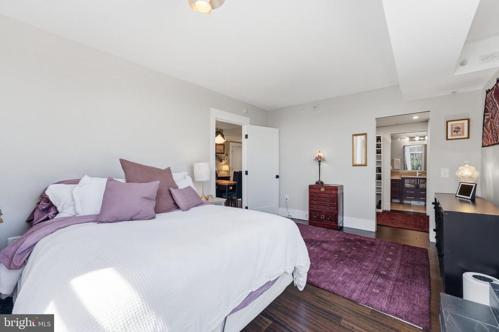 1021 N GARFIELD STREET Unit: 929