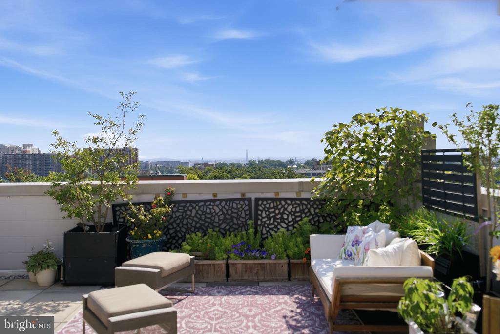 1021 N GARFIELD STREET Unit: 929