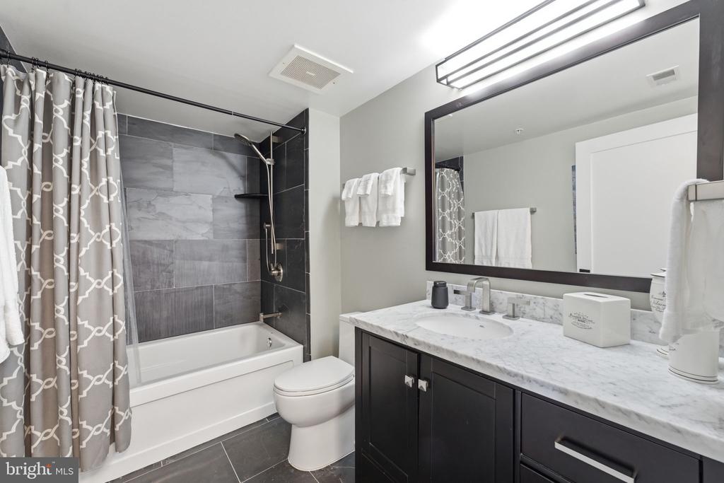 1021 N GARFIELD STREET Unit: 929
